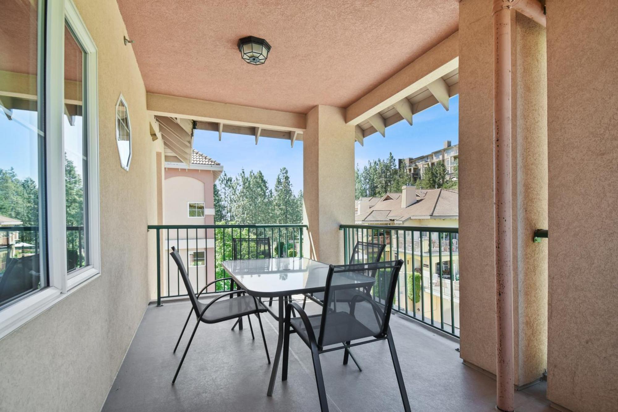 Borgata Lodge Resort Kelowna Exteriér fotografie